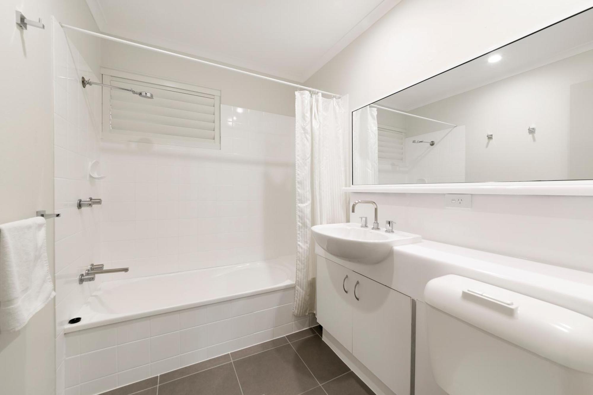 Mt Ommaney Hotel Apartments Brisbane Eksteriør billede
