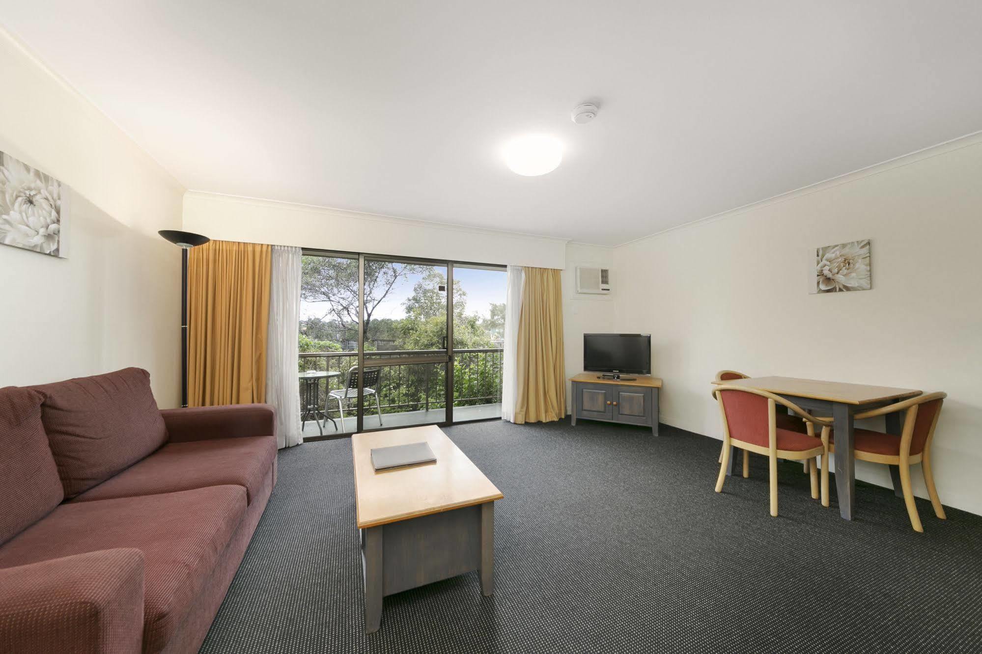 Mt Ommaney Hotel Apartments Brisbane Eksteriør billede